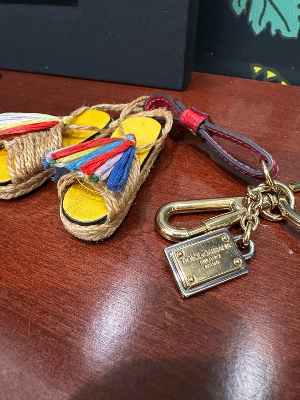 D&G Mini Espadrille Tassel Charm Keychain New With Box - Picture 4 of 12